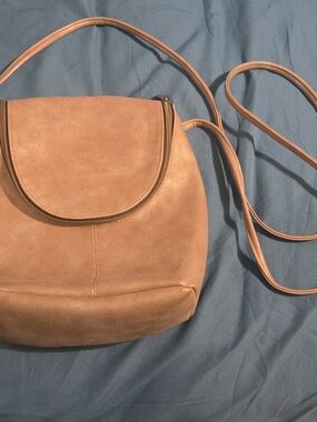 Classic Tan Crossbody Bag - Unbranded
